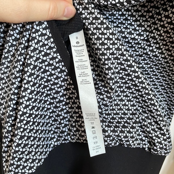 Luluemon reversible windbreaker - Picture 6 of 6